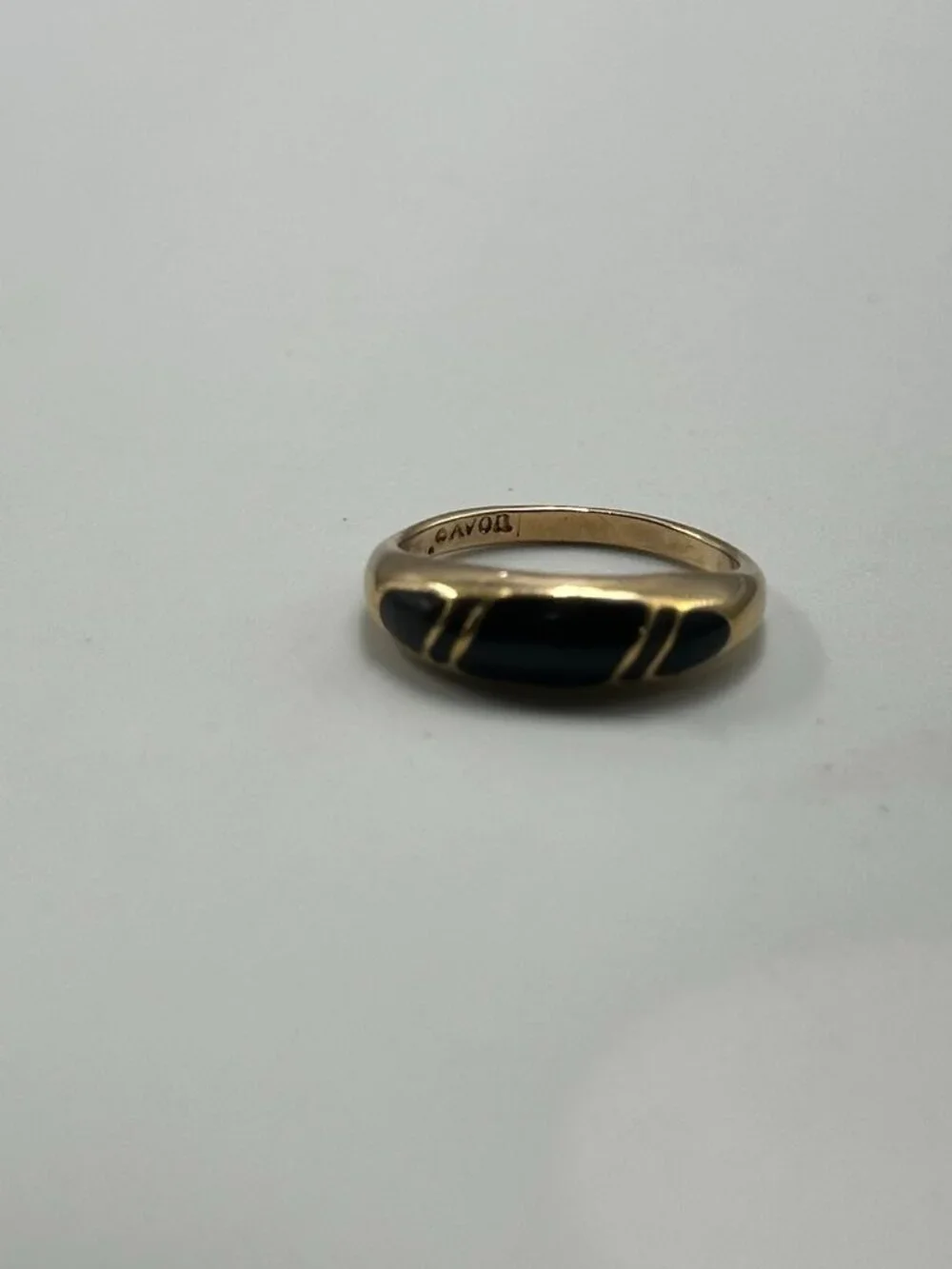 3/$30 Vintage Avon Midnight Drama Ring Size 6 Gold Tone Black Band Minimalist